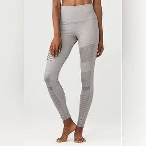 Alo Yoga 7/8 High-Waist Moto Legging, Alloy Light Grey, Women’s XS